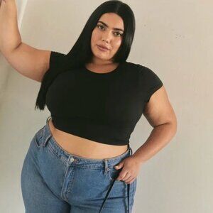 Black Baby Tee Brami Crop Top